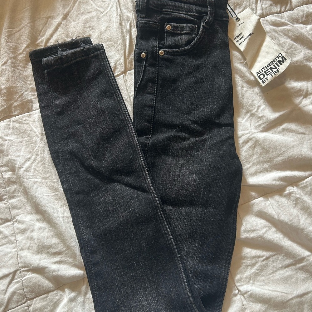 Zara Women's Dark Wash Skinny Jeans
